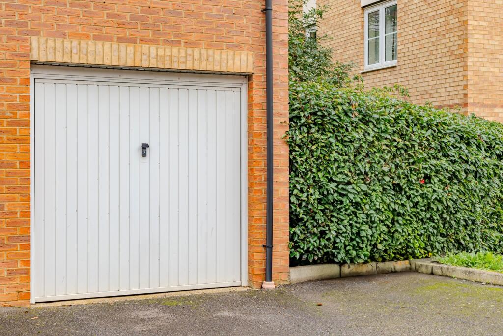 Additional property image - St. Josephs Green, Welwyn Garden City, Hertfordshire, AL7