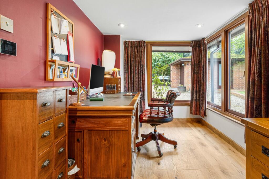 Additional property image - Digswell Park Road, Welwyn Garden City, Hertfordshire, AL8