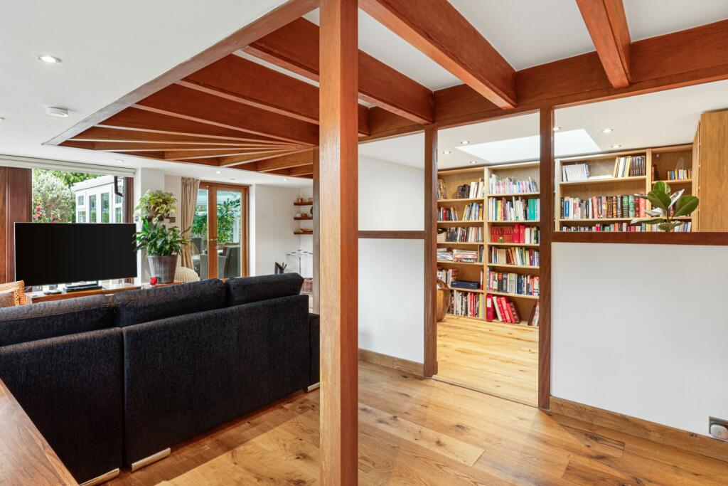 Additional property image - Digswell Park Road, Welwyn Garden City, Hertfordshire, AL8