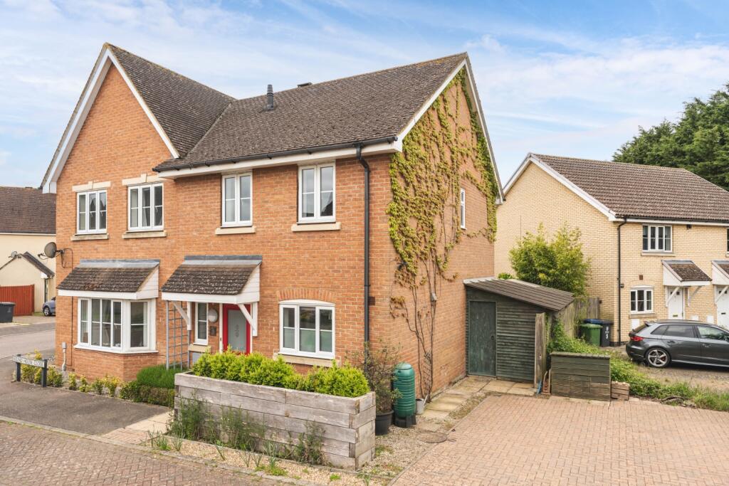 Main image of property: Roundhouse Close, Highfields Caldecote, Cambridge, Cambridgeshire, CB23