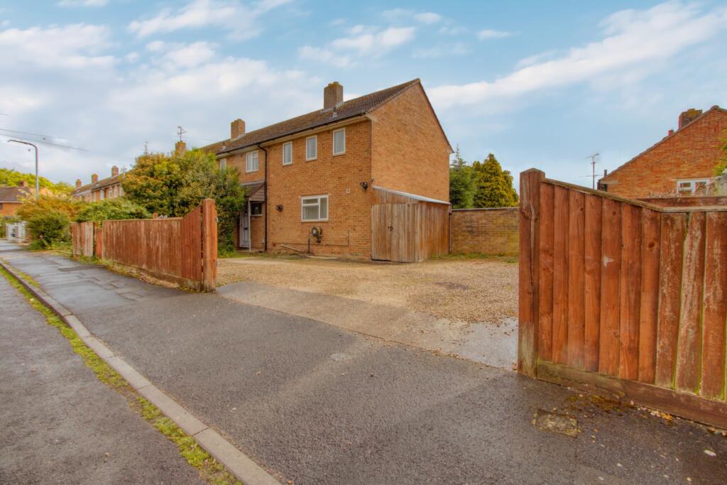 3 bedroom end of terrace house for sale in 47 St. Albans Place, Taunton