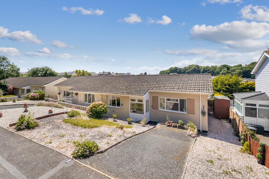 2 bedroom semidetached bungalow for sale in Blake Close, Torquay