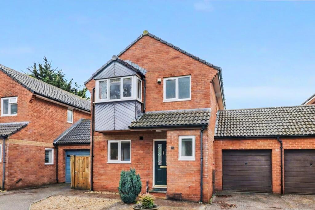 Main image of property: Ivydale, Exmouth, EX8 4JX