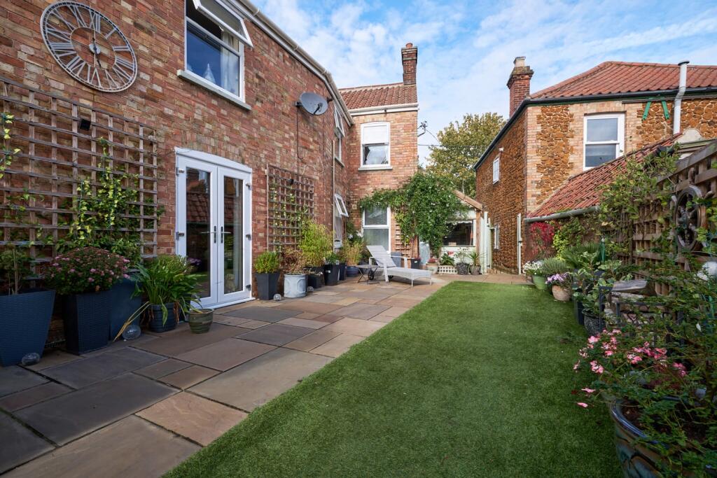 4 bedroom terraced house for sale in Manor Road, Dersingham, King's