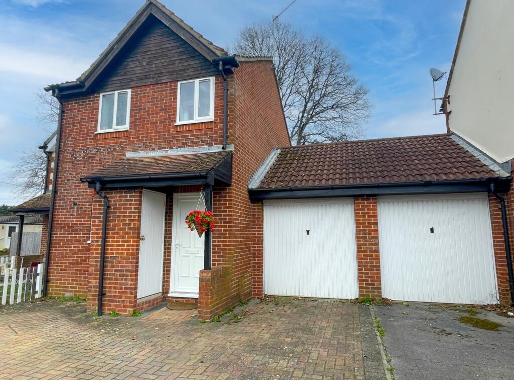 2 bedroom semidetached house for sale in Spruce Avenue, Whitehill