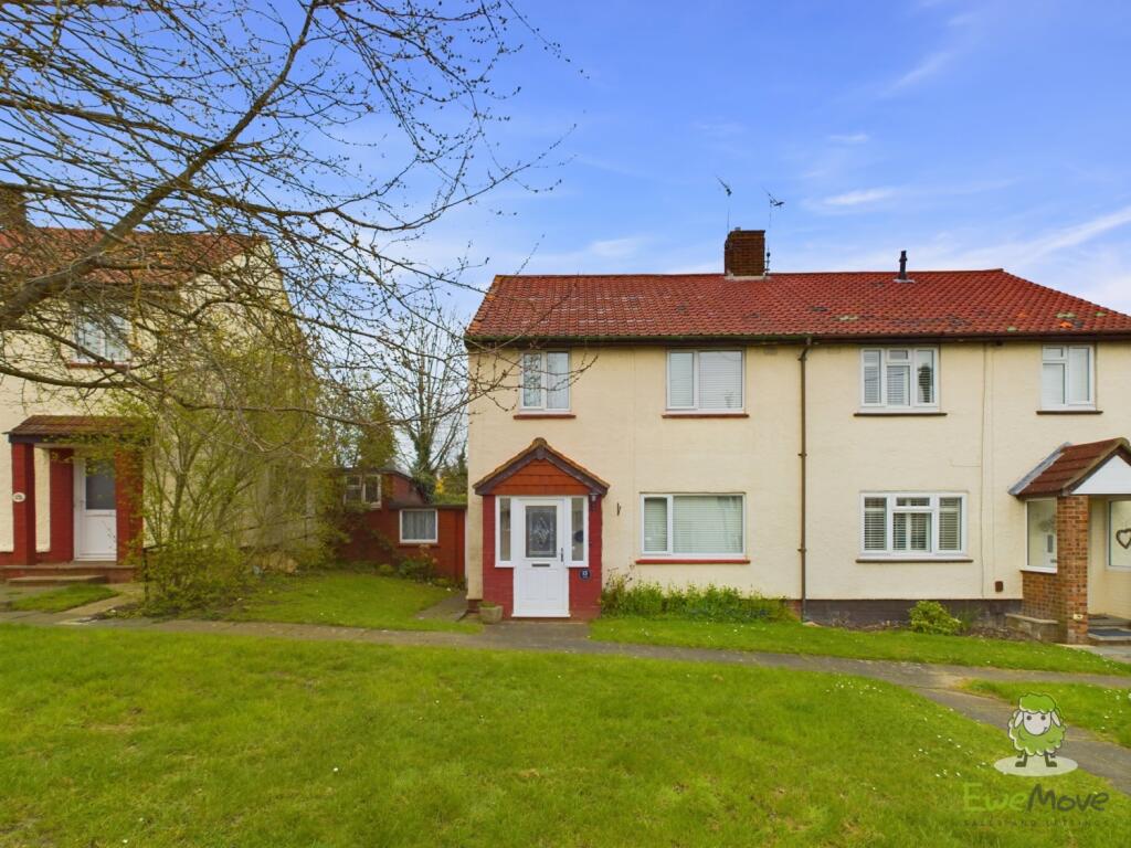 3 bedroom semidetached house for sale in Aylesford Crescent