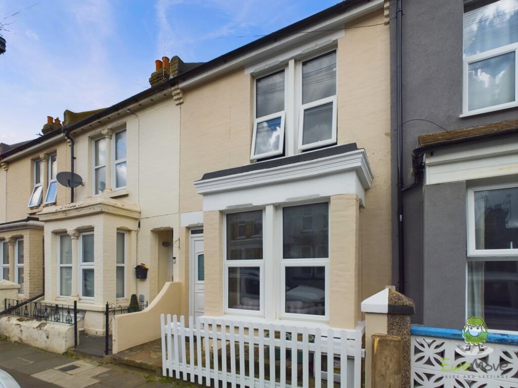 3 bedroom terraced house for sale in Priestfield Road, Gillingham, Kent