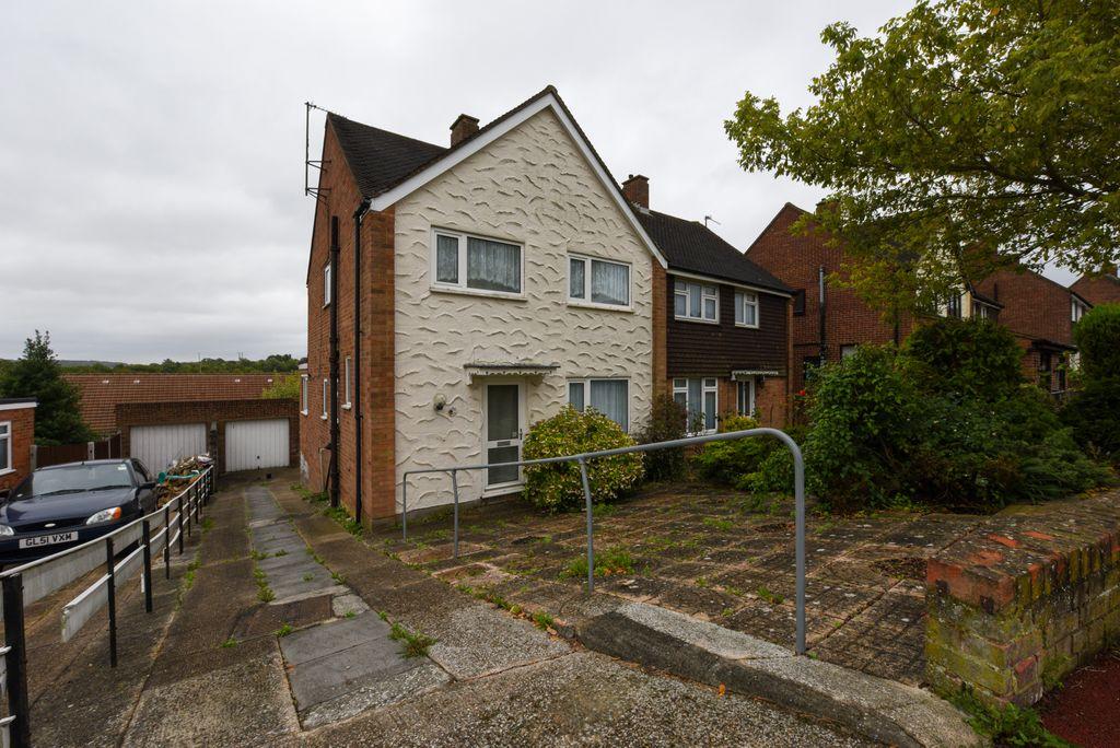 3 bedroom semidetached house for sale in Downsview, Chatham ME5 0AN, ME5