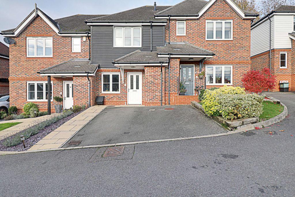 2 bedroom terraced house for sale in Apple Tree Close, High