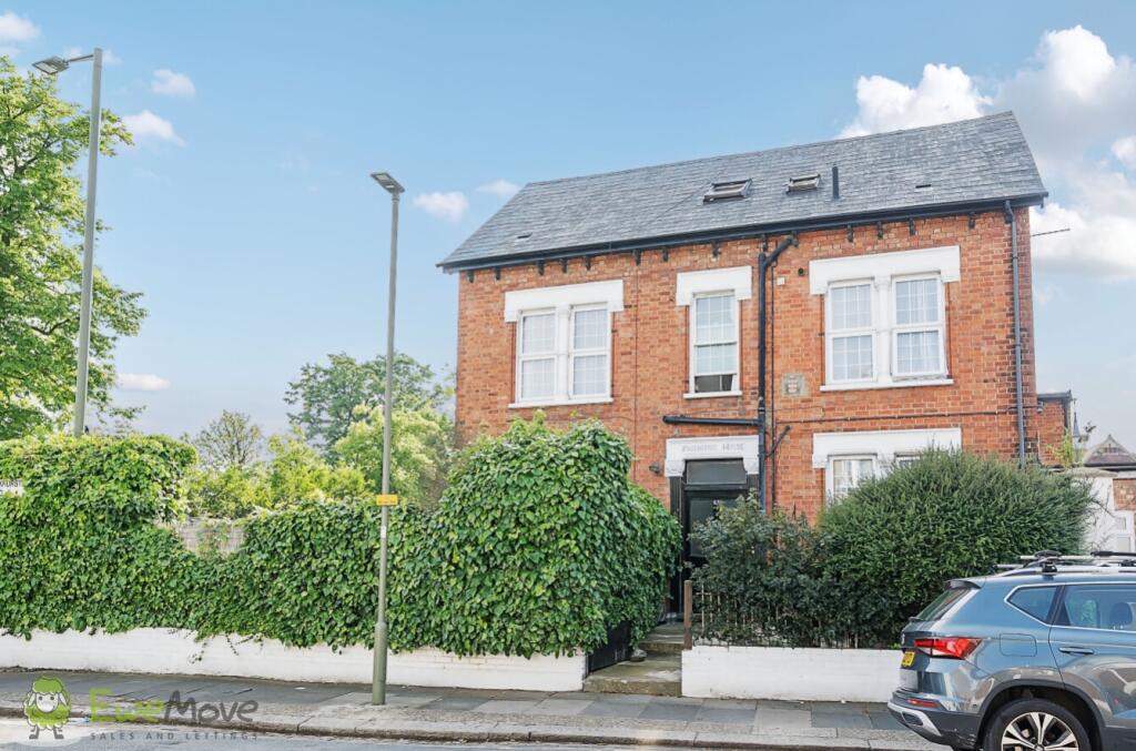 1 bedroom flat for sale in Friern Road, London, N11