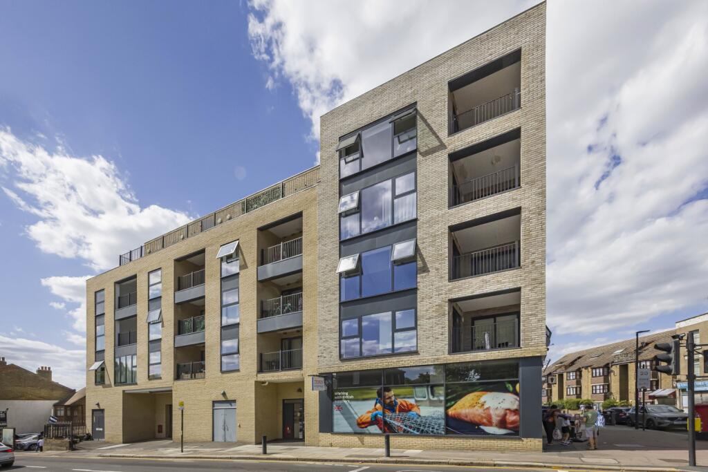 Main image of property: 1A Hillreach, London, SE18