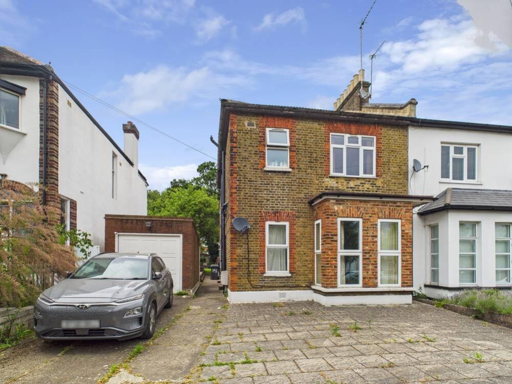Main image of property: 141 Friern Park, London, Greater London, N12
