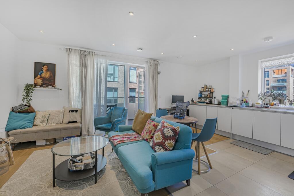 Main image of property: Skelton Lodge, 5 Billinghurst Way, London, SE10