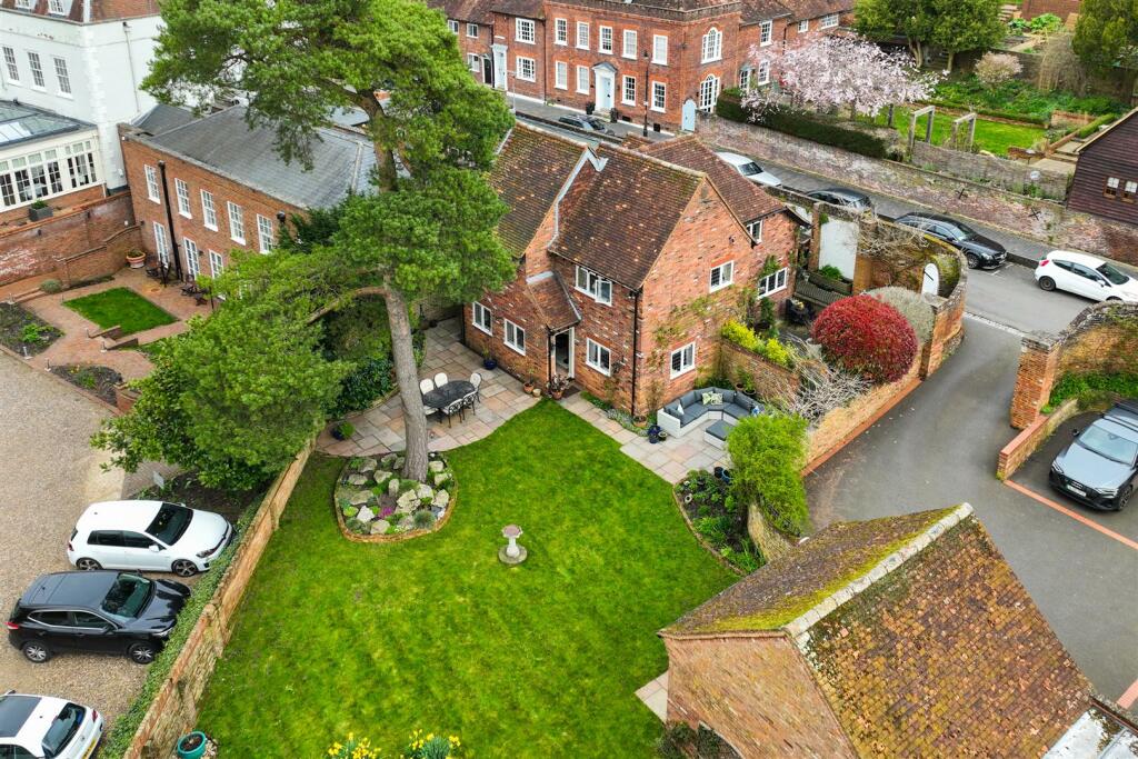 Main image of property: Fishpool Street, St. Albans, Hertfordshire, AL3