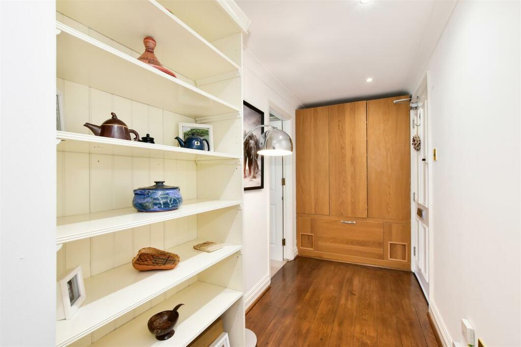 Additional property image - Highfield Lane, Tyttenhanger, St. Albans
