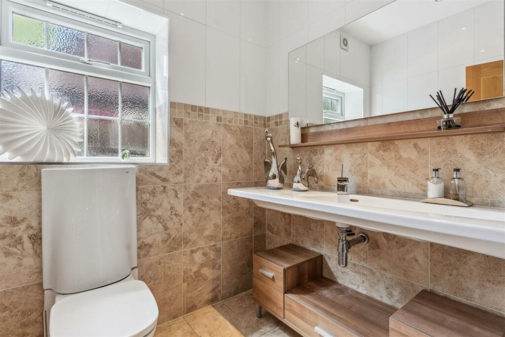 Additional property image - Ragged Hall Lane, St. Albans, AL2
