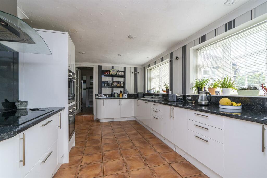 Additional property image - Sleapshyde, Smallford, St Albans, AL4