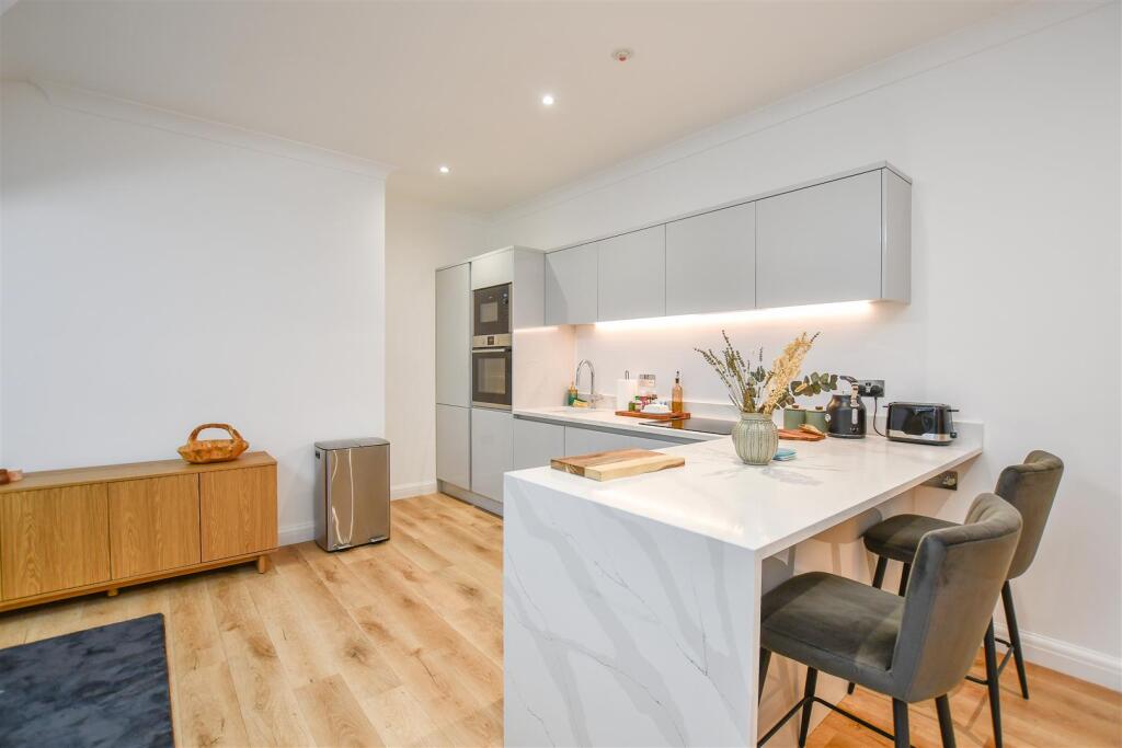 Additional property image - Boyes Crescent, Napsbury Park, AL2