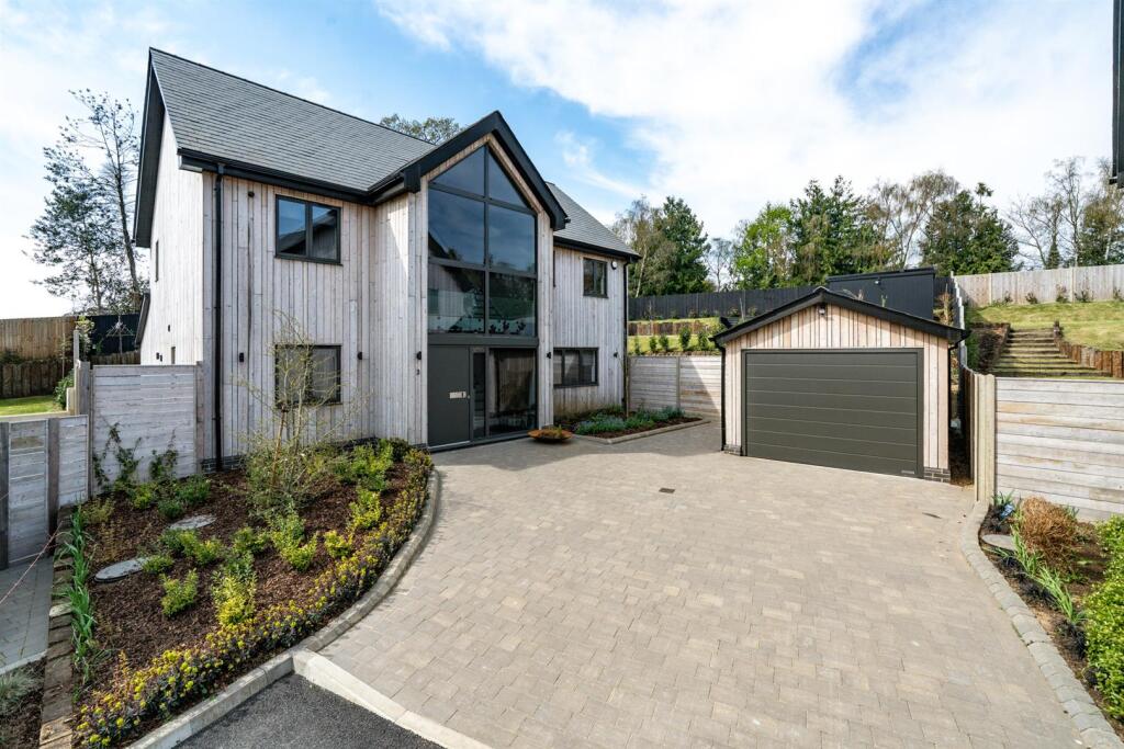 Main image of property: Silverwood Barns, St. Albans Road, Sandridge, St. Albans, Hertfordshire, AL4