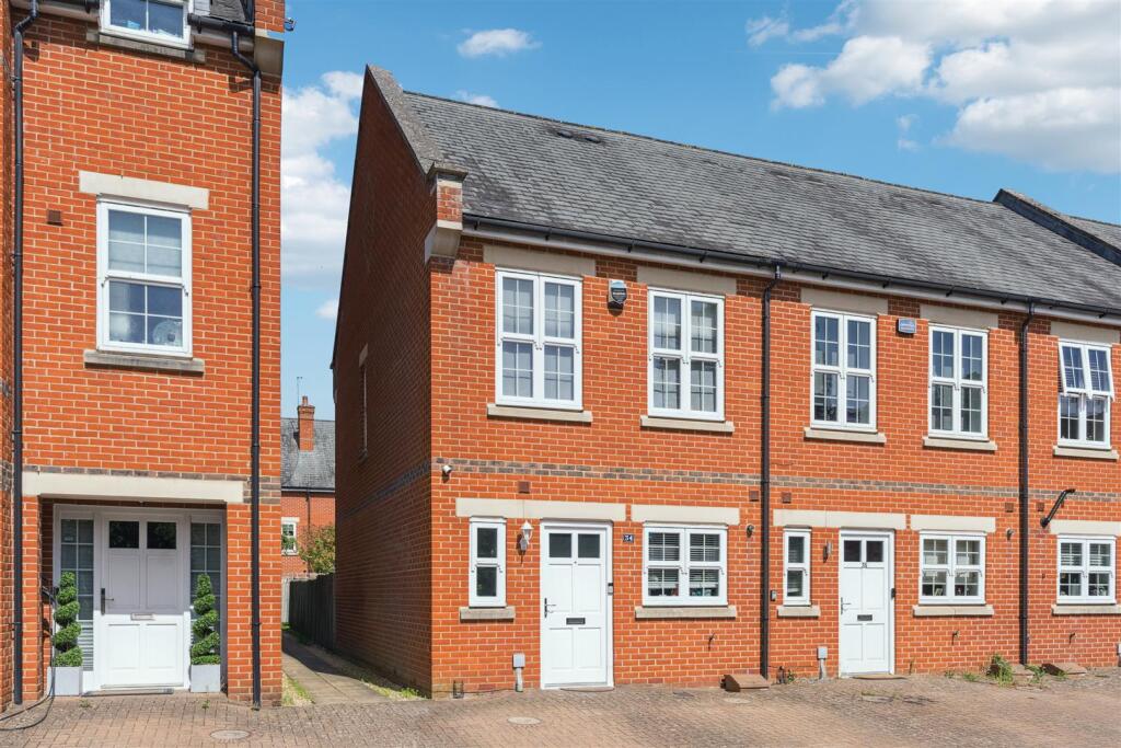 Main image of property: Beningfield Drive, Napsbury, St. Albans, AL2