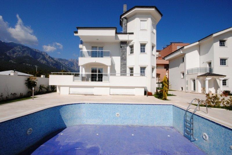 4 bedroom detached villa for sale in Kemer, Kemer, Antalya, Turkey