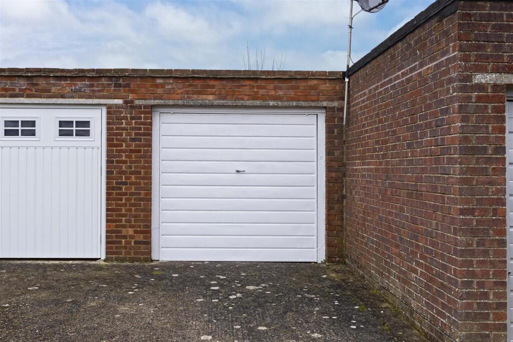 Additional property image - Sea Place, Goring-By-Sea, Worthing