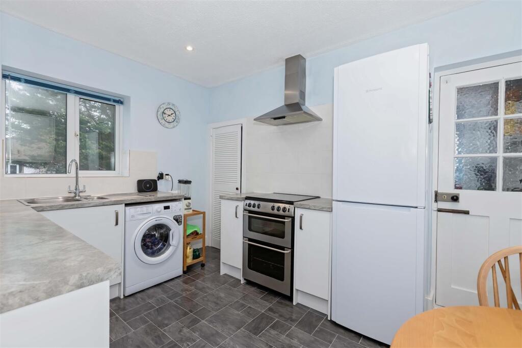 Additional property image - Sea Place, Goring-By-Sea, Worthing