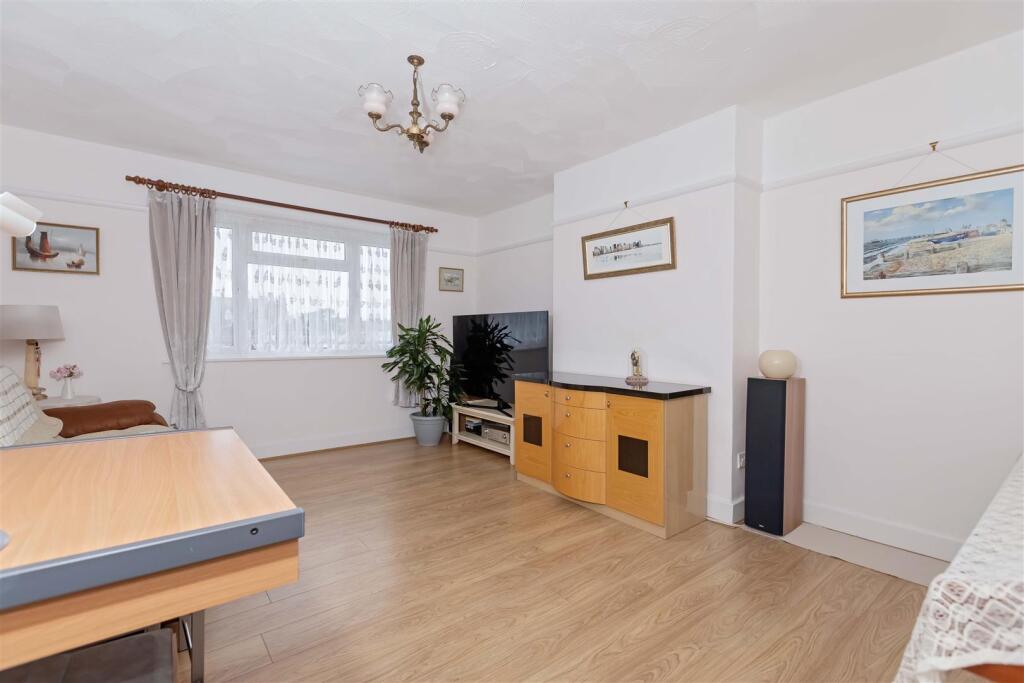 Additional property image - Sea Place, Goring-By-Sea, Worthing