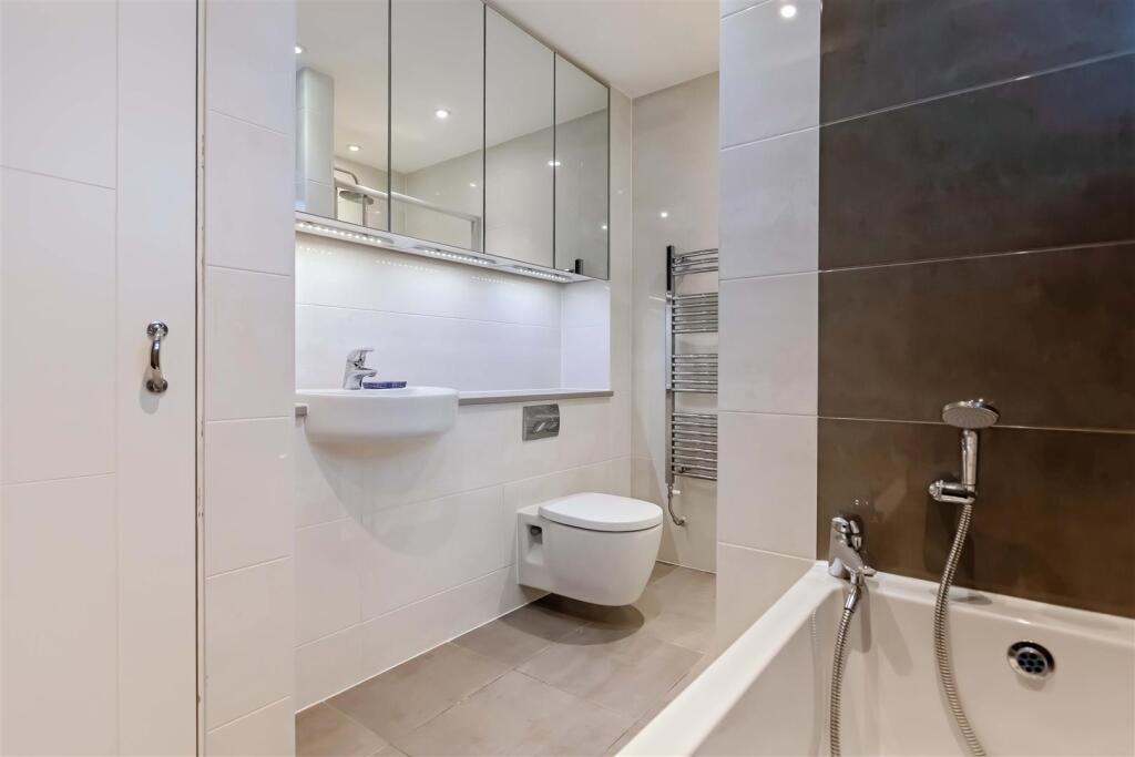 Additional property image - West Parade, Worthing, BN11 5EF
