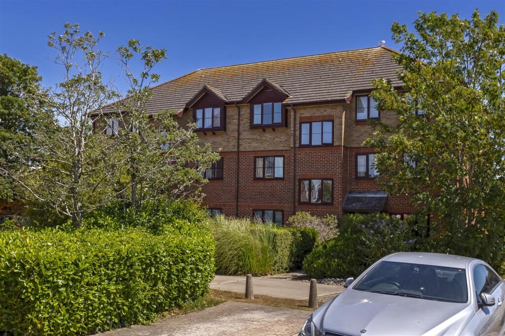 Main image of property: Copper Hall Close, Rustington, BN16 3RY