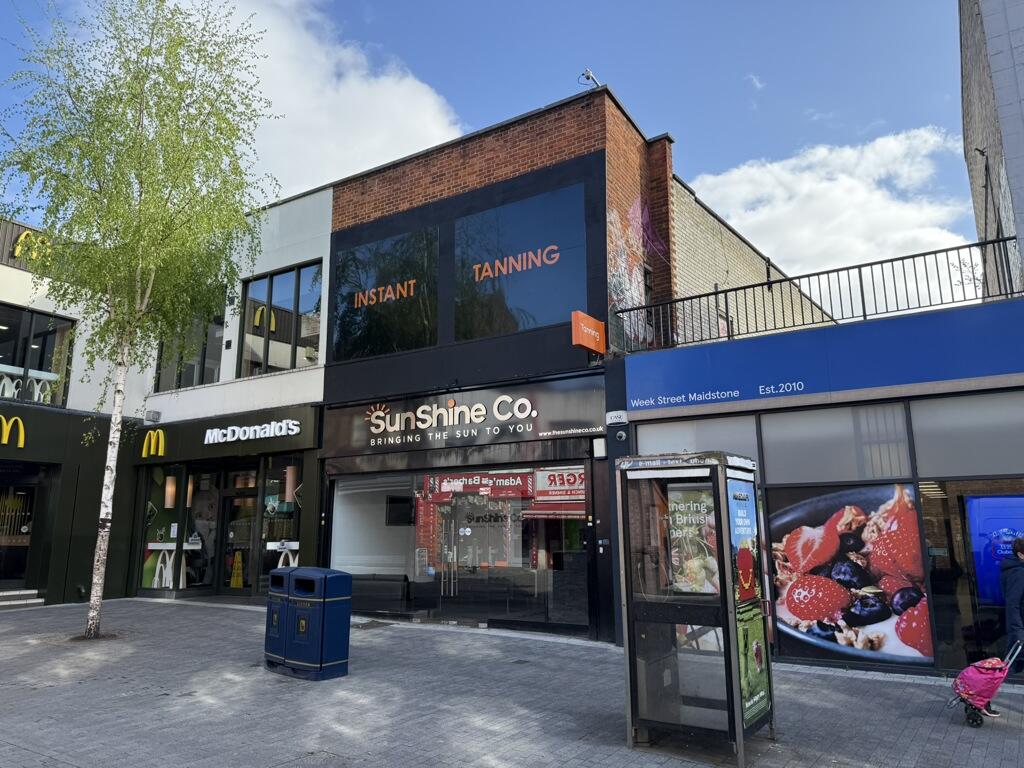Main image of property: 90 Week Street, Maidstone, Kent, ME14 1RL