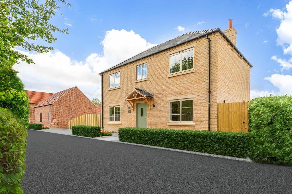 4 bedroom detached house for sale in The Farmhouse, Chapel Road