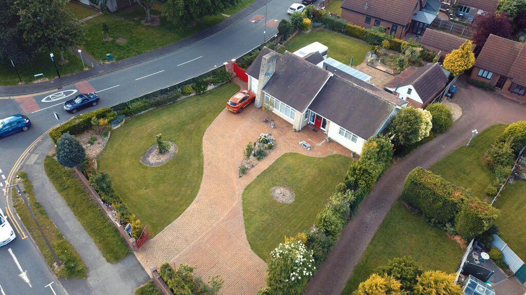 3 bedroom bungalow for sale in Barnsley Road, , Scawsby , DN5