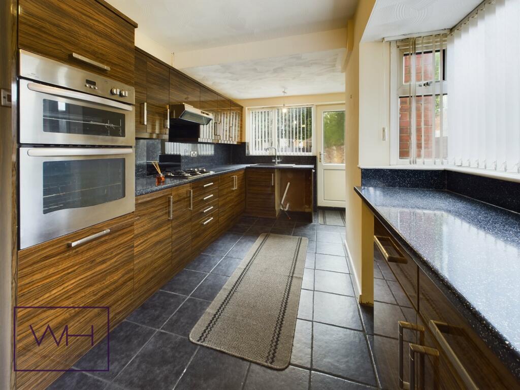 3 bedroom semidetached house for sale in Skellow Road, Skellow
