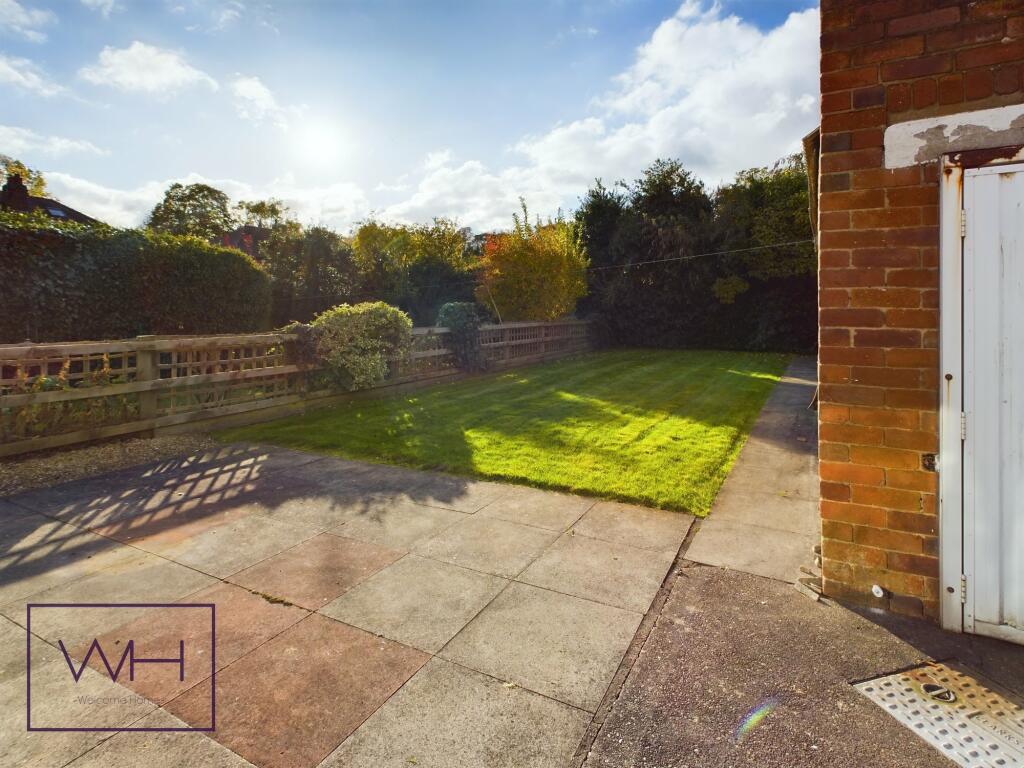 3 bedroom semidetached house for sale in Scawthorpe Avenue, Scawthorpe