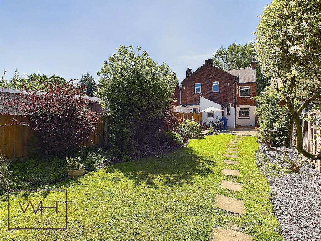 2 bedroom semidetached house for sale in Finkle Street, Bentley