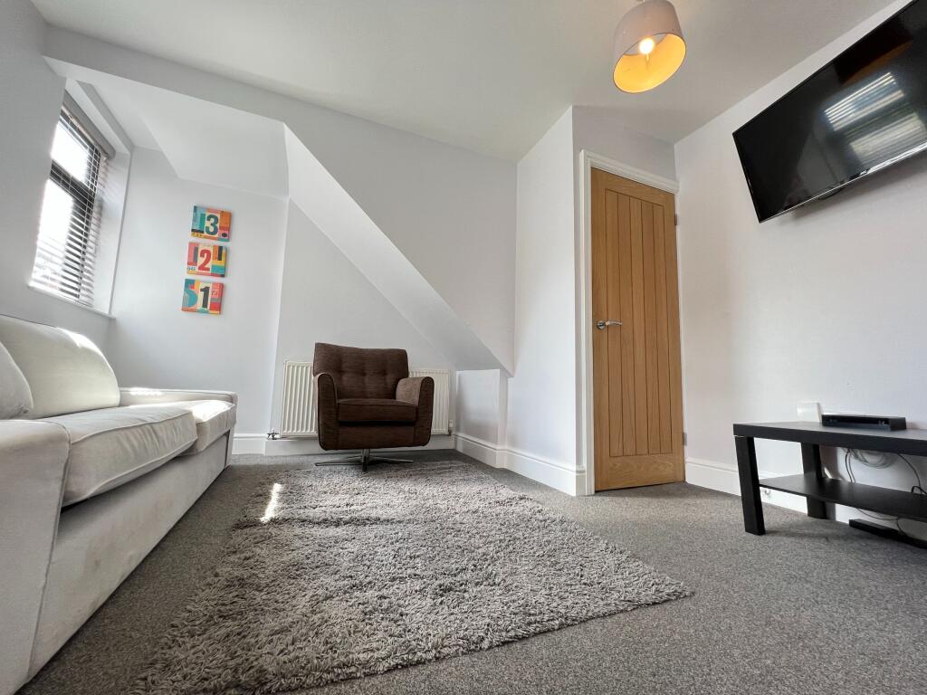 Main image of property: Flat 2,  Musters Road, West Bridgford, Nottingham