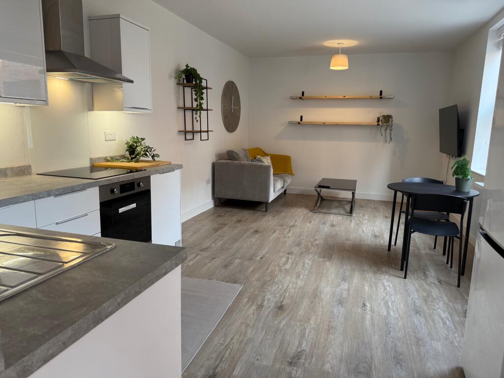 Main image of property: NEW P Flat 4, 82 Henry Road, West Bridgford, Nottingham