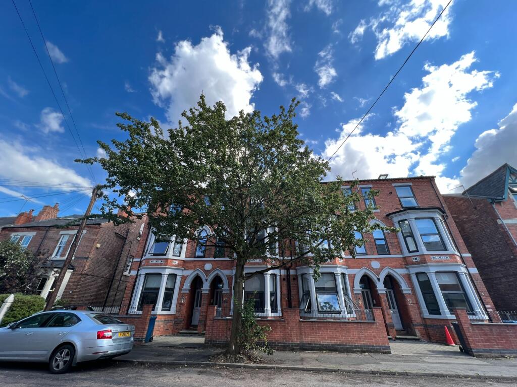Main image of property: 4A Charnwood Grove, West Bridgford, Nottingham