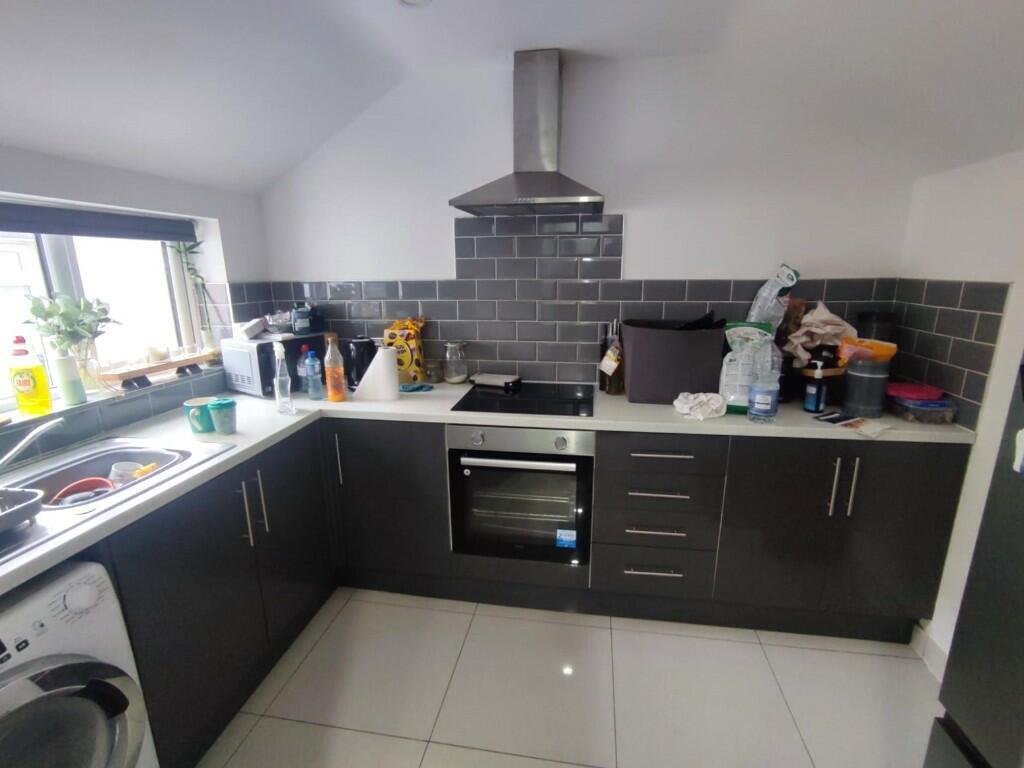 2 bedroom maisonette for rent in Ninian Park Road, Cardiff(City), CF11