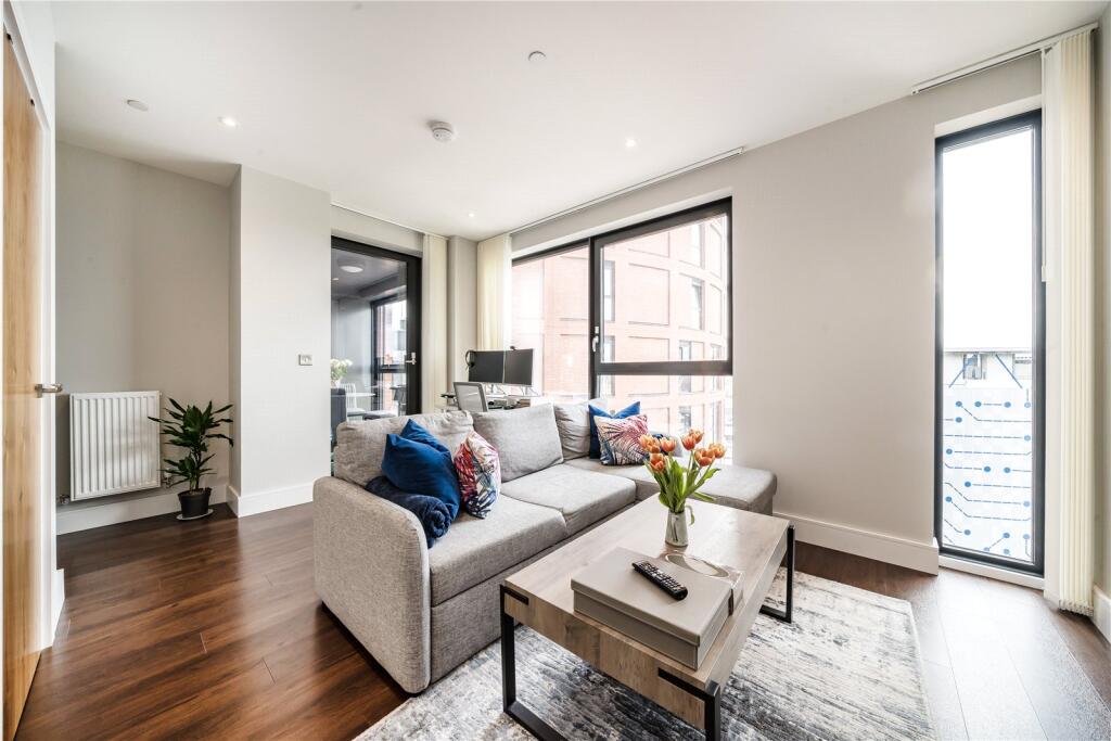 Main image of property: Avalon Point, 1 Silvocea Way, London, E14