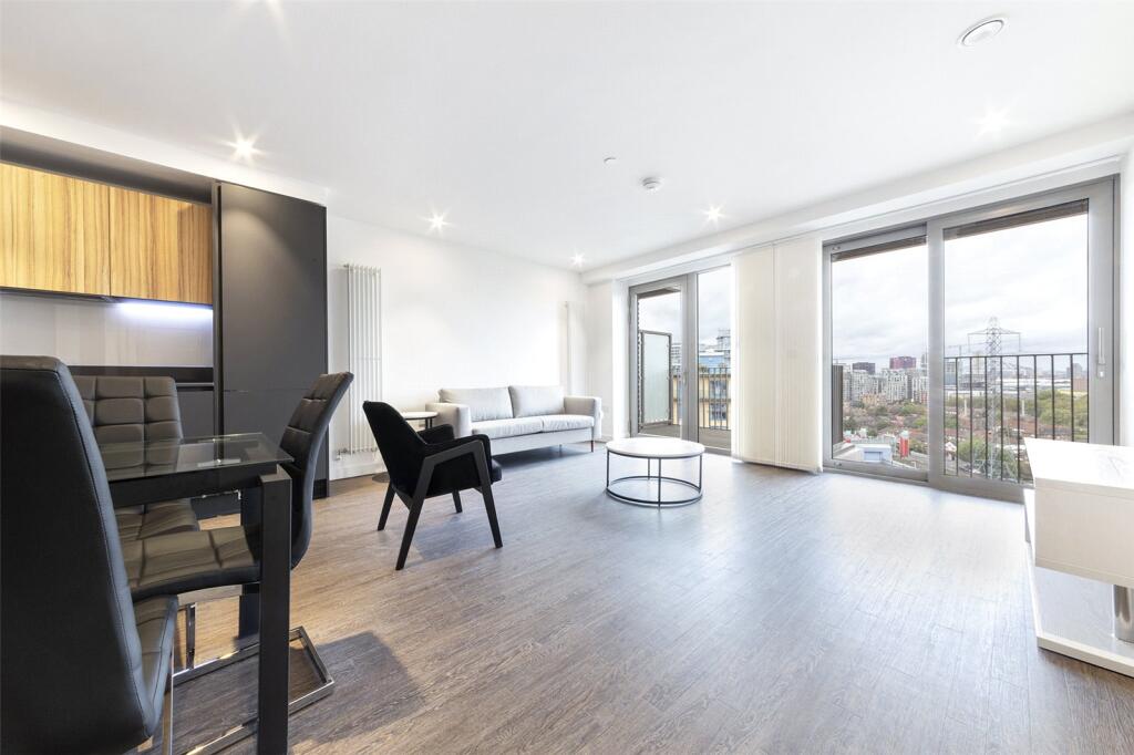 Main image of property: Royal Docks West, 12 Western Gateway, London, E16