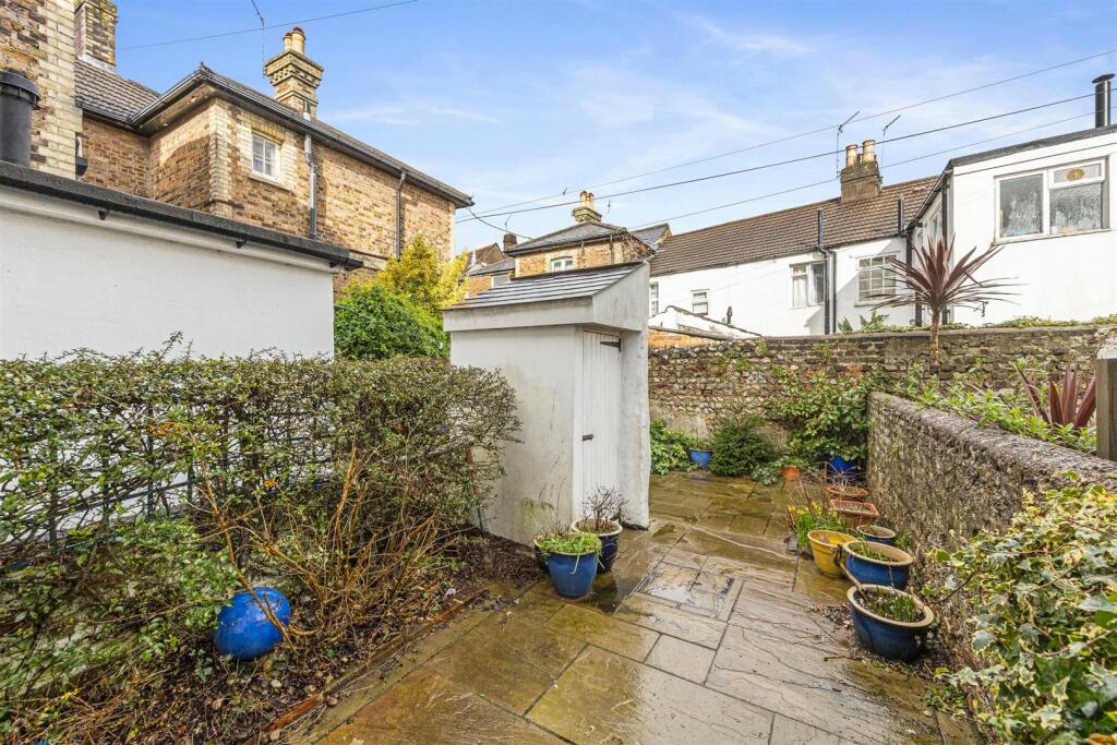 2 bedroom terraced house for sale in Middle Road, Brighton, BN1
