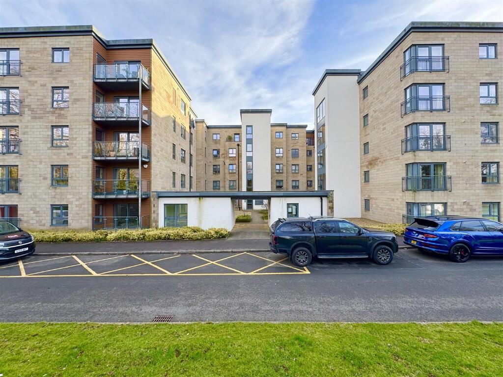 Main image of property: Silvertrees Wynd, Glasgow, G71