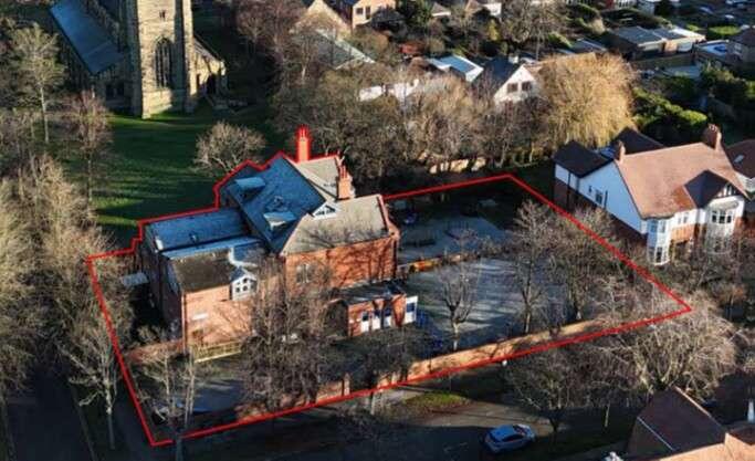 Main image of property: 21 North Avenue, Gosforth