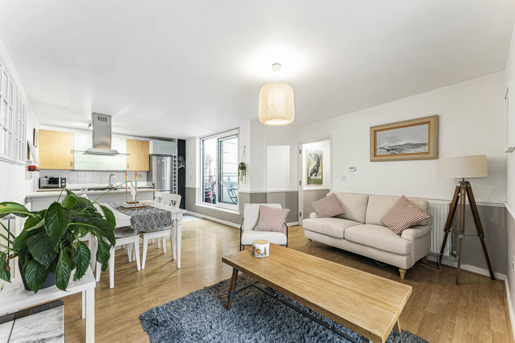 Main image of property: Commercial Road, London, E14