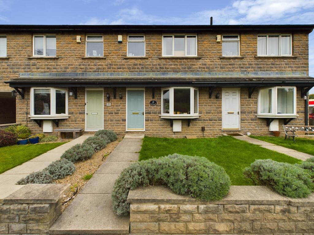 3 bedroom terraced house for sale in Lower Quarry Road, Huddersfield, HD5