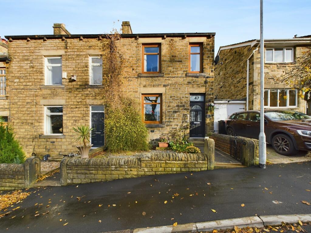 2 bedroom terraced house for sale in Victoria Street, Huddersfield, HD8