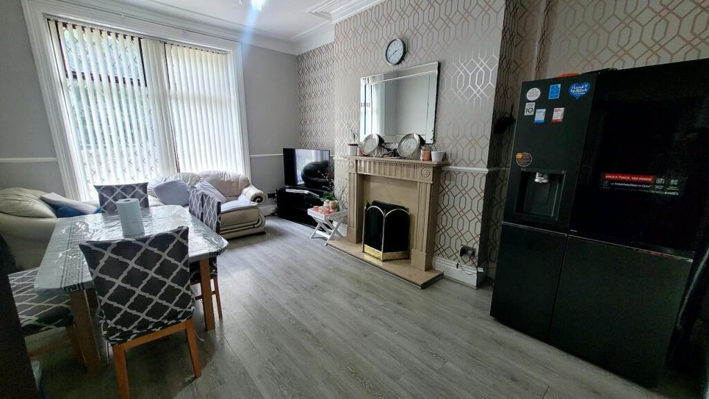 5 bedroom terraced house for sale in Cecil Avenue, Bradford, BD7