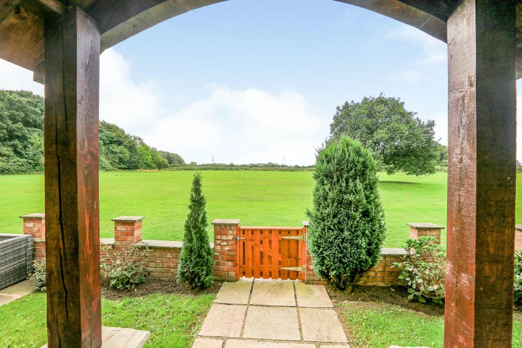 3 bedroom end of terrace house for sale in Stable Road, Barlow, Selby, YO8